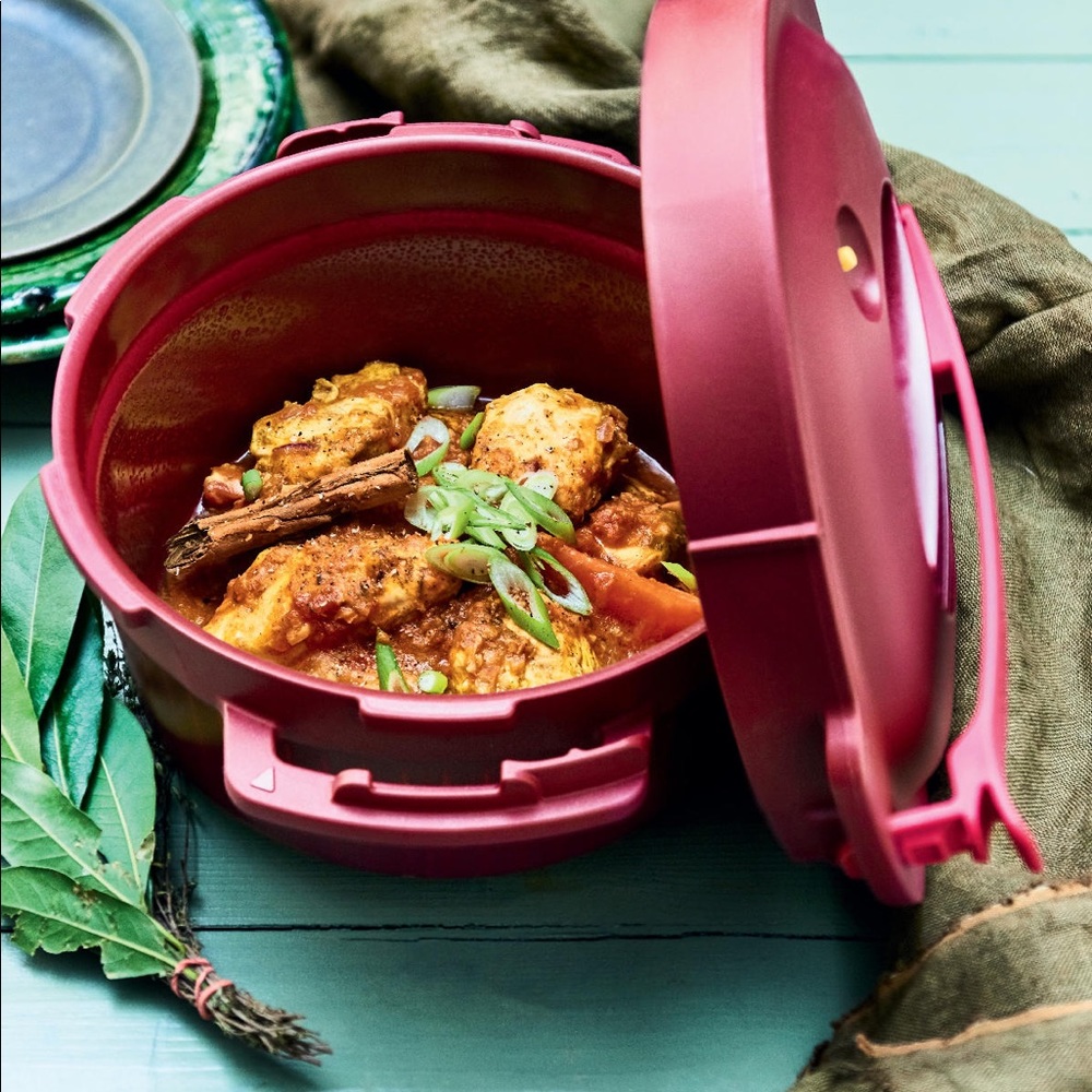 Tupperware Microwave Pressure Cooker BRAND NEW!